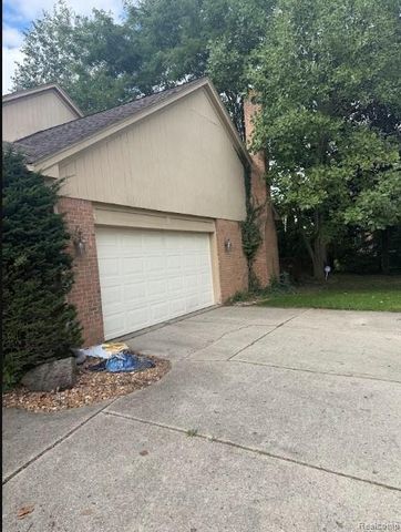 37892 Stableview Drive, Farmington Hills, MI 48335