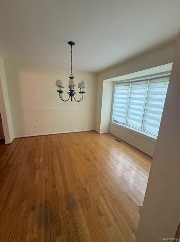 37892 Stableview Drive, Farmington Hills, MI 48335