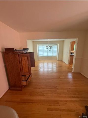 37892 Stableview Drive, Farmington Hills, MI 48335
