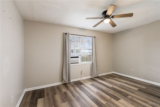 12602 County Line Rd, Moundville, AL 35474