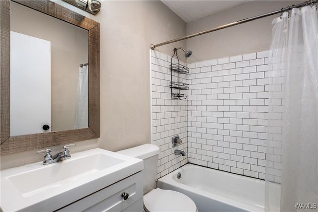 12602 County Line Rd, Moundville, AL 35474