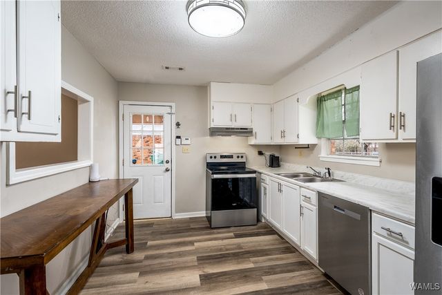 12602 County Line Rd, Moundville, AL 35474