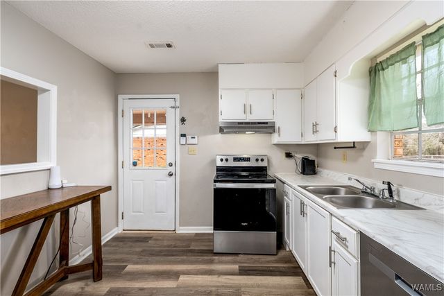 12602 County Line Rd, Moundville, AL 35474