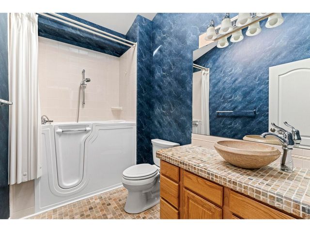 3740 Doral Dr, Longmont, CO 80503