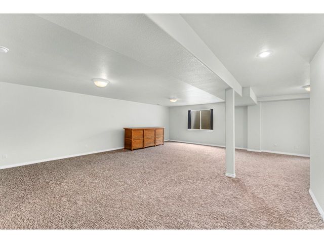 3740 Doral Dr, Longmont, CO 80503