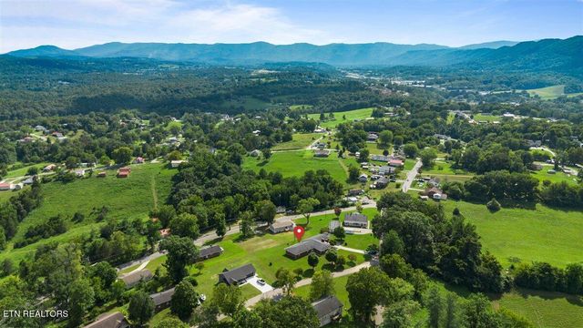 147 Meredith Rd, Lafollette, TN 37766