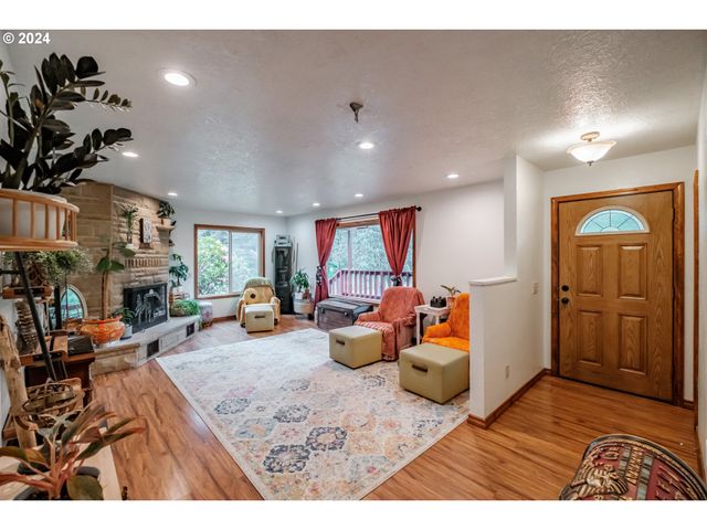 42681 ISLAND INN Dr, Lebanon, OR 97355