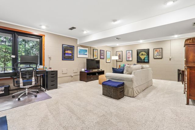 1101 Pleasantville Road, Lancaster, OH 43130