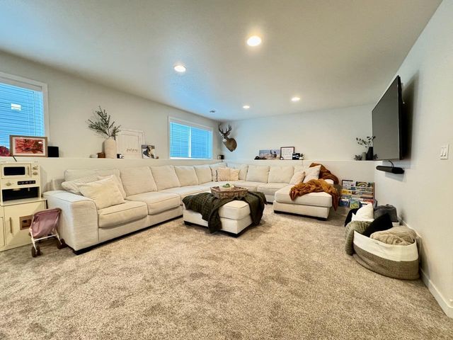 767 2nd Avenue, Horace, ND 58047