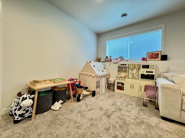 767 2nd Avenue, Horace, ND 58047