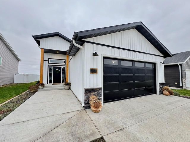 767 2nd Avenue, Horace, ND 58047