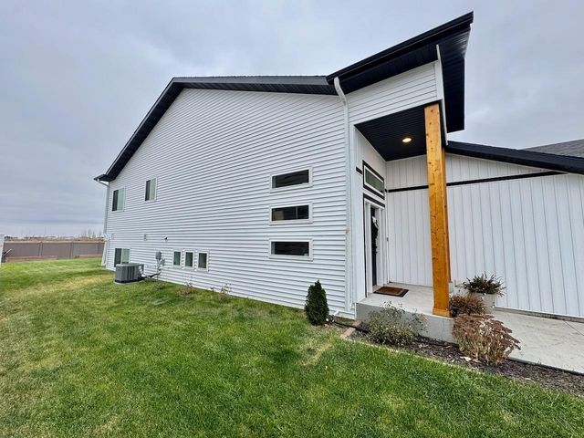 767 2nd Avenue, Horace, ND 58047