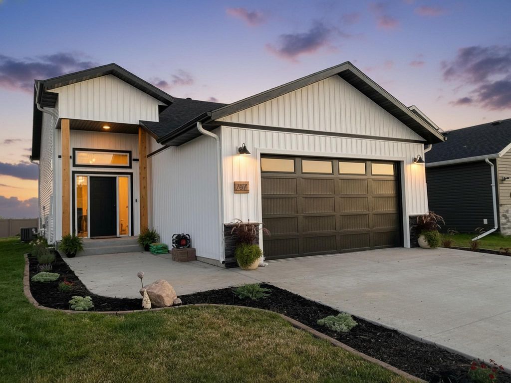 767 2nd Avenue, Horace, ND 58047