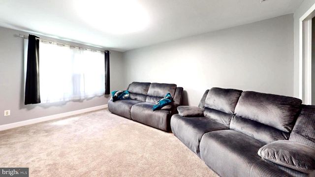 189 CLUB HOUSE DR, Willingboro, NJ 08046