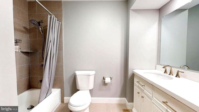 189 CLUB HOUSE DR, Willingboro, NJ 08046