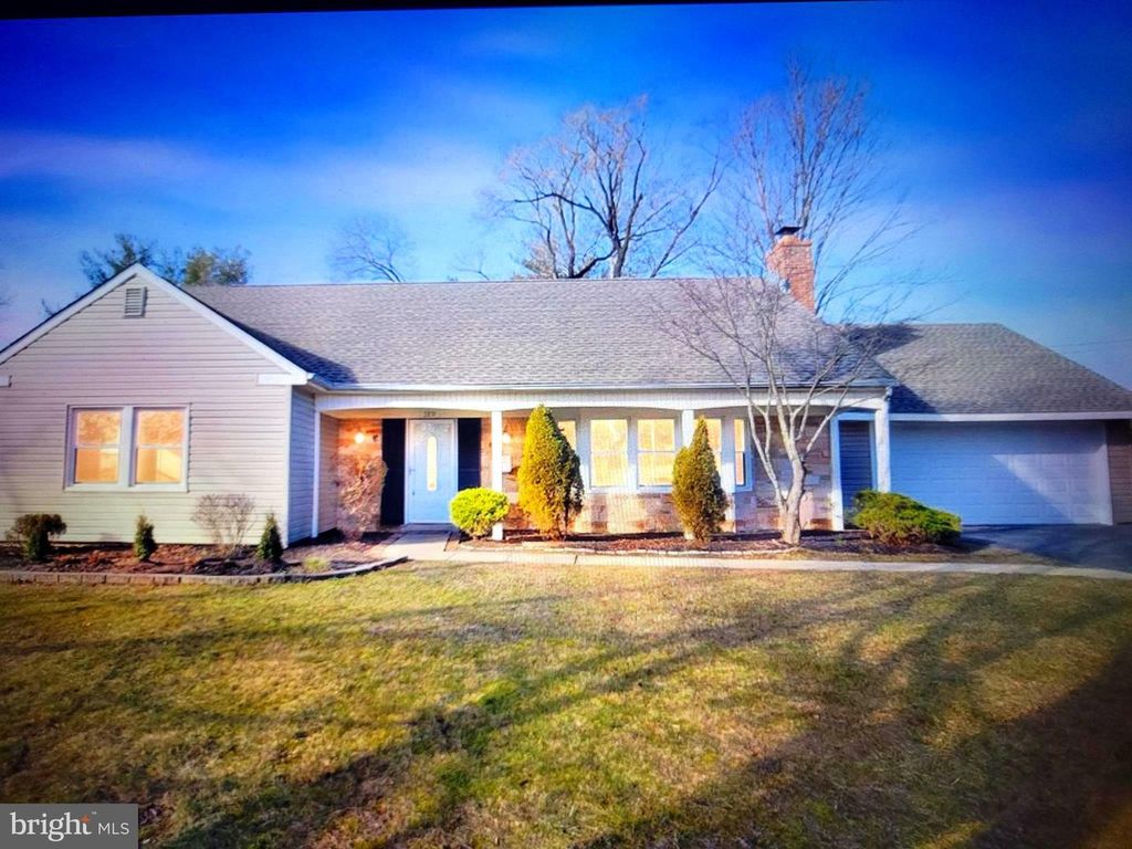 189 CLUB HOUSE DR, Willingboro, NJ 08046