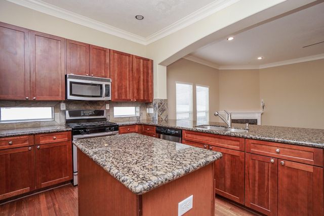 5730 Kansas Street B, Houston, TX 77007