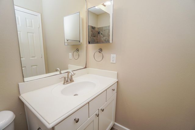 5730 Kansas Street B, Houston, TX 77007