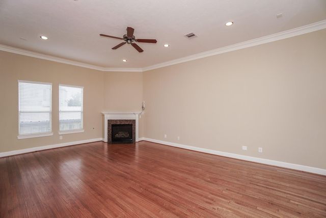 5730 Kansas Street B, Houston, TX 77007