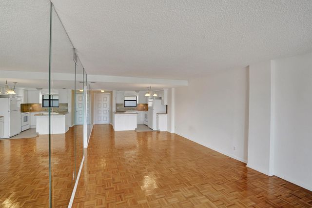890 N Federal Highway 410, Lantana, FL 33462