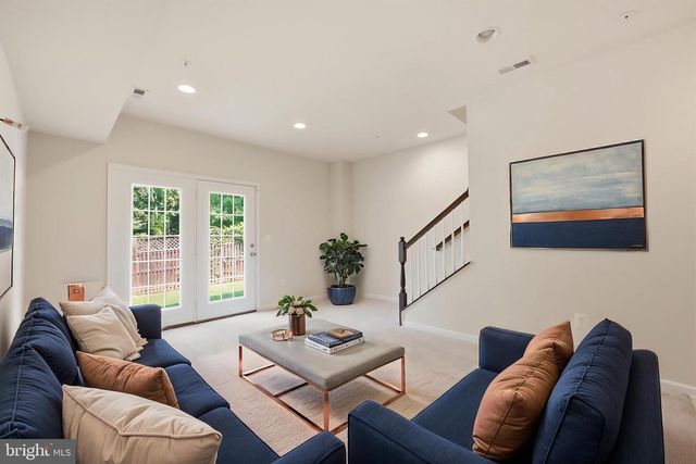 8132 HOLLOW CT, Severn, MD 21144