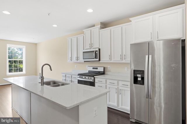 8132 HOLLOW CT, Severn, MD 21144