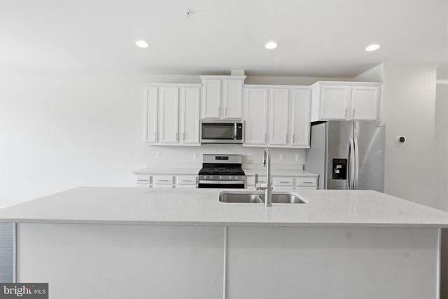 8132 HOLLOW CT, Severn, MD 21144