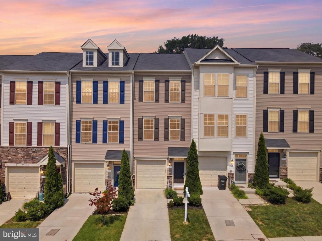 8132 HOLLOW CT, Severn, MD 21144
