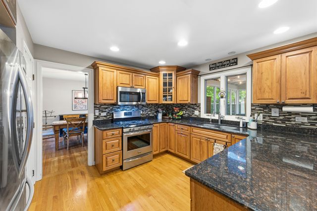 756 OAKWOOD Drive, Frankfort, IL 60423