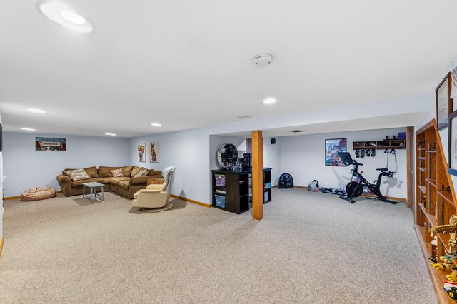 756 OAKWOOD Drive, Frankfort, IL 60423
