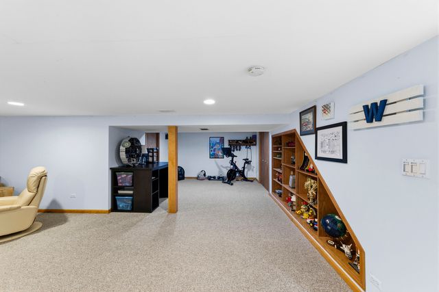 756 OAKWOOD Drive, Frankfort, IL 60423