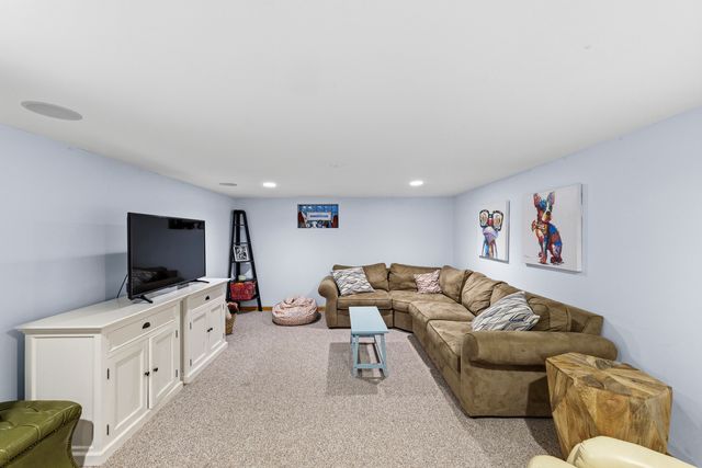 756 OAKWOOD Drive, Frankfort, IL 60423
