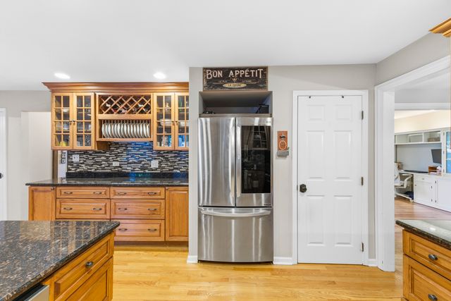 756 OAKWOOD Drive, Frankfort, IL 60423