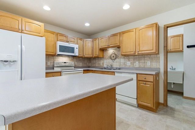 4293 Mill Ridge Circle, Eau Claire, WI 54703