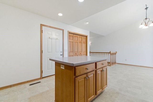 4293 Mill Ridge Circle, Eau Claire, WI 54703