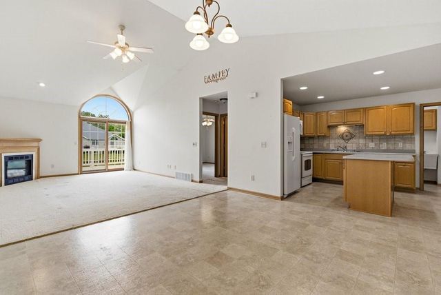 4293 Mill Ridge Circle, Eau Claire, WI 54703