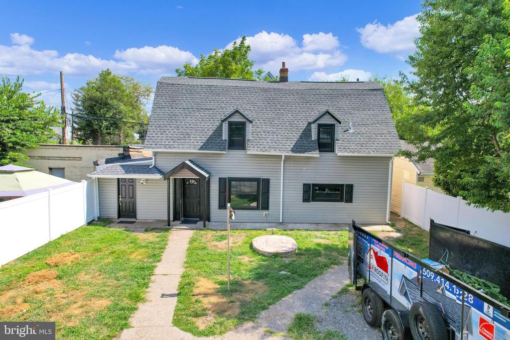 837 HAMILTON AVE, Trenton, NJ 08629