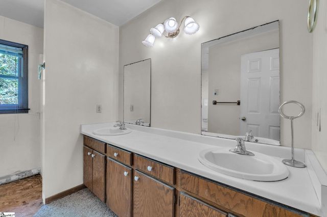 222 Hunters Woods, Simpsonville, SC 29680