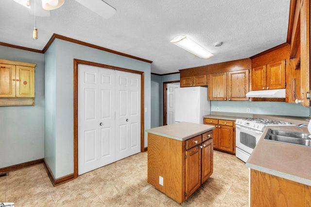 222 Hunters Woods, Simpsonville, SC 29680