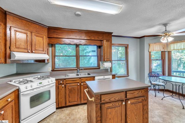 222 Hunters Woods, Simpsonville, SC 29680