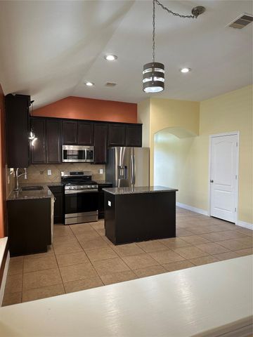 2570 Riverway Drive, Conroe, TX 77304