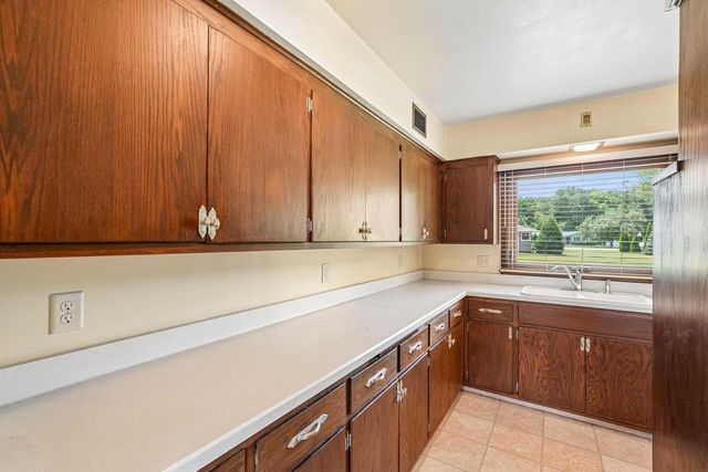 4541 S Clearwater PLACE, New Berlin, WI 53151
