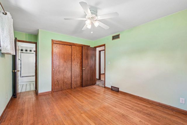 4541 S Clearwater PLACE, New Berlin, WI 53151
