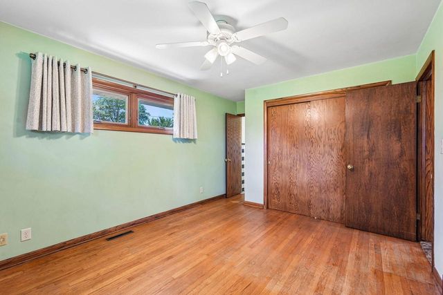 4541 S Clearwater PLACE, New Berlin, WI 53151