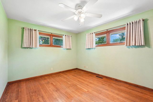 4541 S Clearwater PLACE, New Berlin, WI 53151
