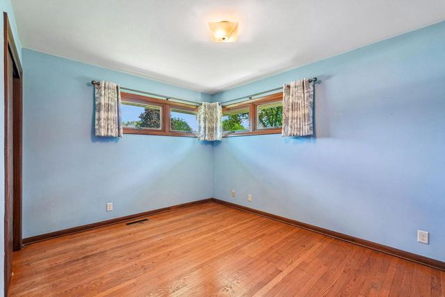 4541 S Clearwater PLACE, New Berlin, WI 53151