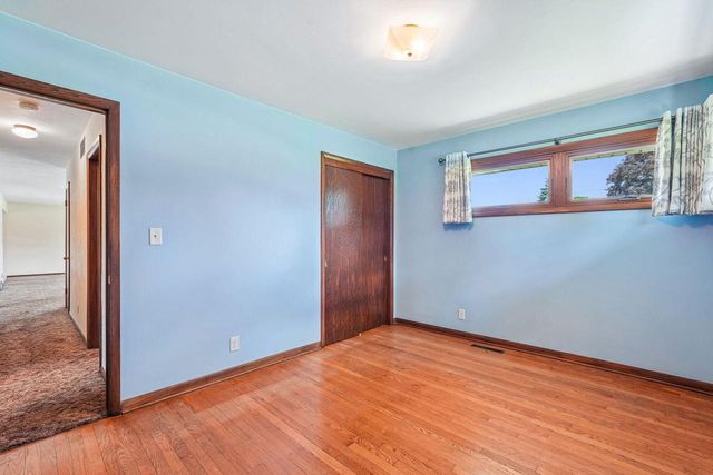 4541 S Clearwater PLACE, New Berlin, WI 53151