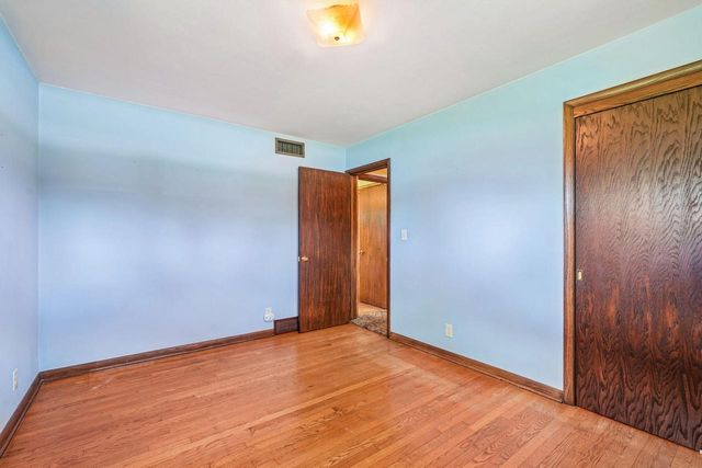 4541 S Clearwater PLACE, New Berlin, WI 53151
