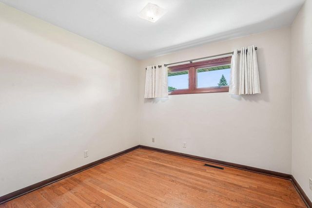 4541 S Clearwater PLACE, New Berlin, WI 53151