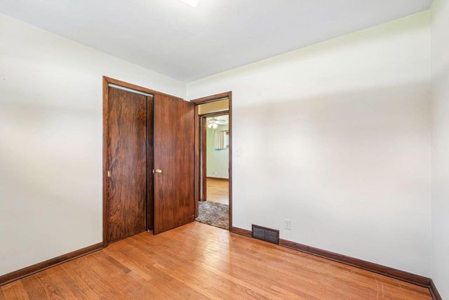 4541 S Clearwater PLACE, New Berlin, WI 53151